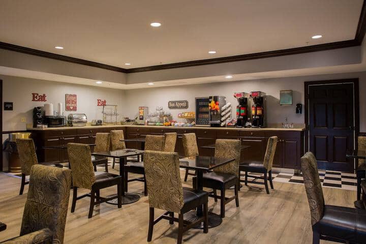 Breakfast area